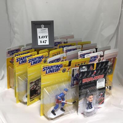 (147) STARTING LINEUP | Mixed Group of Hockey Figures