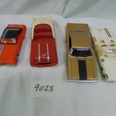 Item 9028 Model cars
