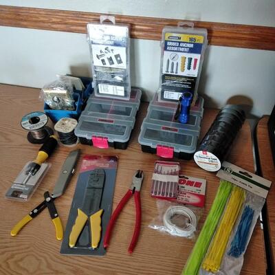 LOT 153 ELECTRICAL TOOLS & NEEDS