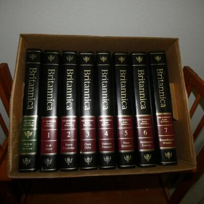 1986 The New Encyclopedia Britannica in 32 Volumes - ISBN 0-85229-434-4 Propedia Outline of Knowledge Leather Bound Books