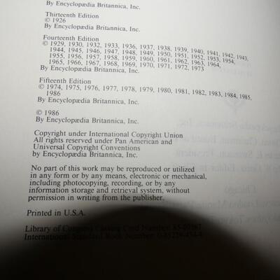 1986 The New Encyclopedia Britannica in 32 Volumes - ISBN 0-85229-434-4 Propedia Outline of Knowledge Leather Bound Books