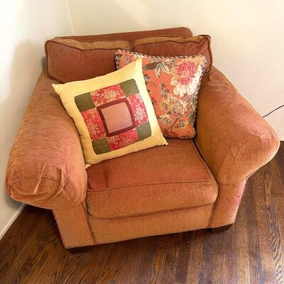 LOT 9   OVERSTUFFED COMFY UPHOLSTERED ARMCHAIR