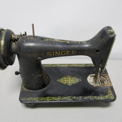 Vintage Cast Body Singer Sewing Machine
