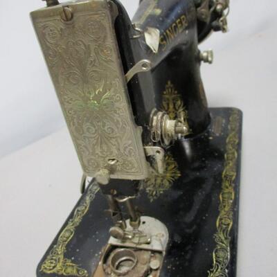 Vintage Cast Body Singer Sewing Machine