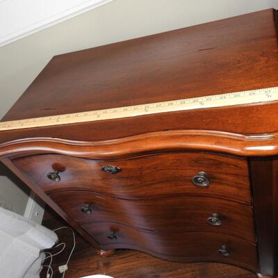 Broyhill 3 Drawer Bowfront Accent Chest