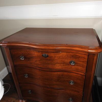 Broyhill 3 Drawer Bowfront Accent Chest