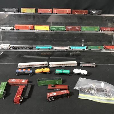 Lot 12: Big Collection of N Scale Train Cars