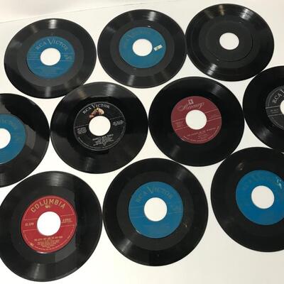 Lot 17: Vintage/Antique Vinyl Record Singles