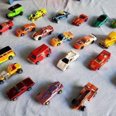Mattel Hot Wheels Collector Cars and Case