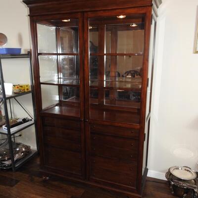 Beautiful Home Meridian Double Glass Door lIghted  China Hutch