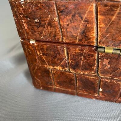 Brown Alligator Box