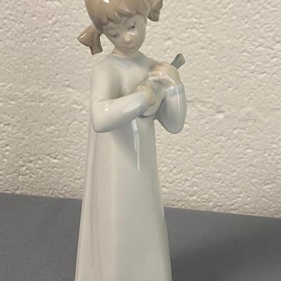 Lladro Porcelain "Girl with Pigtails Playing Violin" Figurine