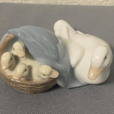 Lladro Porcelain "Mother Goose with Babies In Basket" Figurine