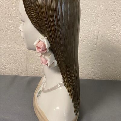 Lladro Porcelain " La Maja Bust with Cameo and Roses"