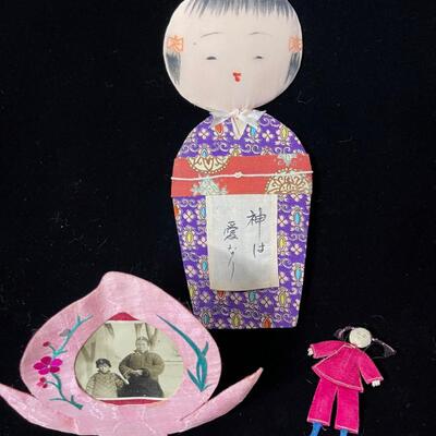 A lot of 3 Chinese Cloth Whimsies and Vintage Photo