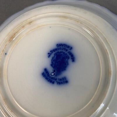 (Lot of 5) Vintage Blue and Gold Plates