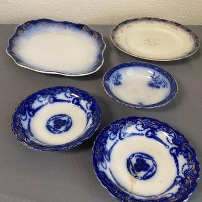 (Lot of 5) Vintage Blue and Gold Plates