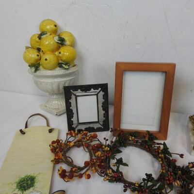 14 pc Decor, 2 Frames, Swan Floral Foam Brick, Small Wreaths, Key Hanger, etc