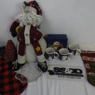 9 pc Christmas Decor: Stockings, 3 Mugs, Christmas Tree Candle