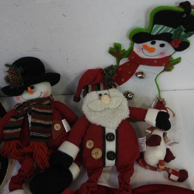 11 pc Christmas Decor: Santa Rug, Mr. and Mrs. Clause Heads, Stuffed Snowman