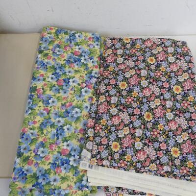 6 pieces of Fabric, Floral Designs, Tan