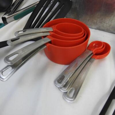 20+ Kitchen Lot: Magna Lite Metal Pot, Utensils, Knives, Measuring Cups