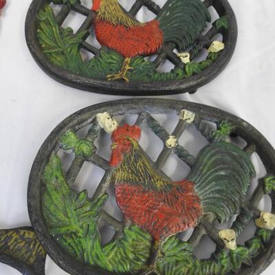 4 pc Rooster Decor: Cast Iron Decor and Wall Hook, Stoneware Plate