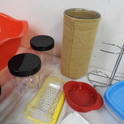 20 pc Kitchen, Plastic Containers, Water Bottles, Ash Tray, Mini Loaf Pans