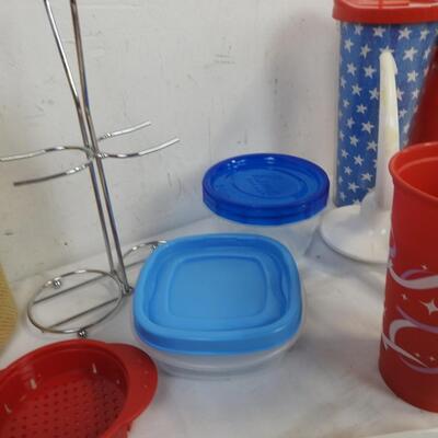 20 pc Kitchen, Plastic Containers, Water Bottles, Ash Tray, Mini Loaf Pans