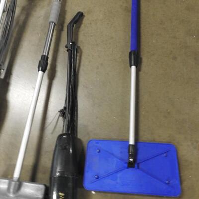 4 pc Cleaning Supplies, Shark, Broom, Super Broom, Works