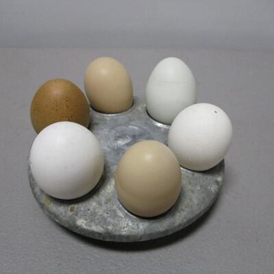 Metal Chicken Feeder With Hollow Eggs