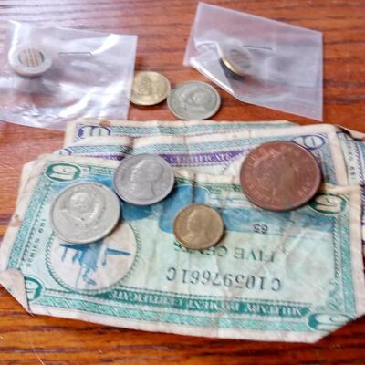 LOT 5  MIXTURE OF FOREIGN COINS, MILITARY NOTES VIETNAM VETERAN PINS