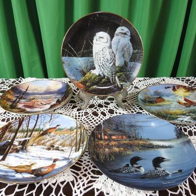 Collectible bird plates