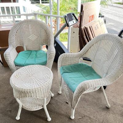 Hampton Bay White Wicker Lounge Patio Chair Set with Side Table