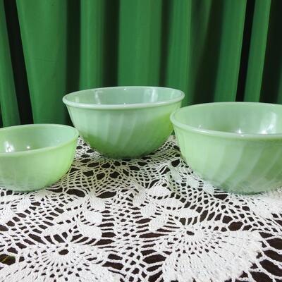 Fire king jadeite swirl mixing bowls