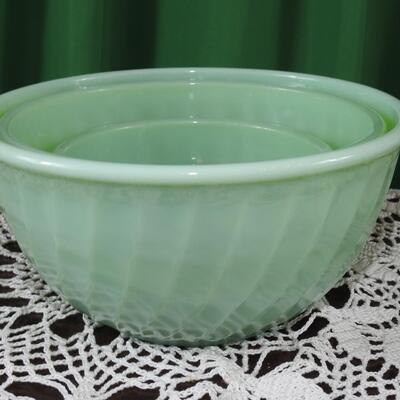 Fire king jadeite swirl mixing bowls