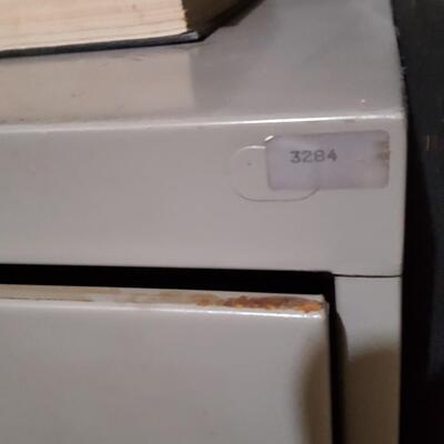 4 drawer file Cabinet 15x28x52