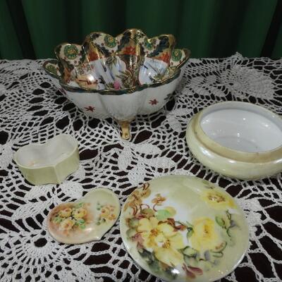 Footed bowl and trinket boxes