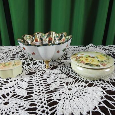 Footed bowl and trinket boxes