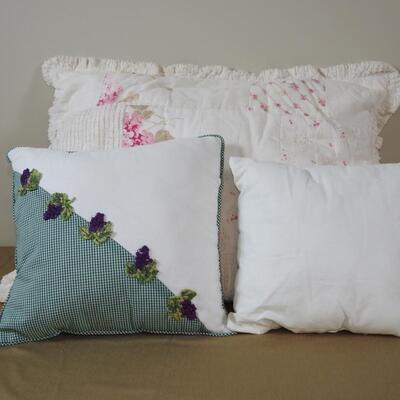 Decorative pillows