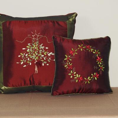 Holiday pillows