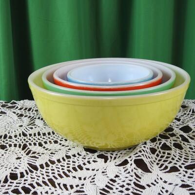 Pyrex primary colors mixing bowls