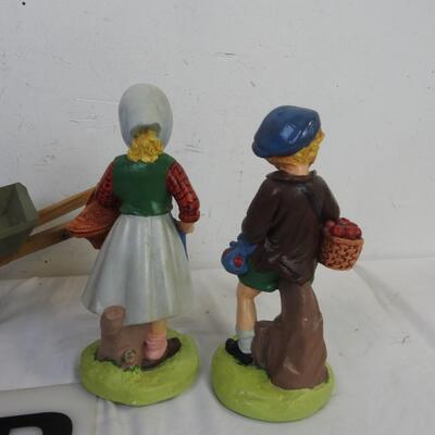 2 Ceramic Apple Picker Statues, Décor Wheelbarrow, Orange Pitcher, Red Candle