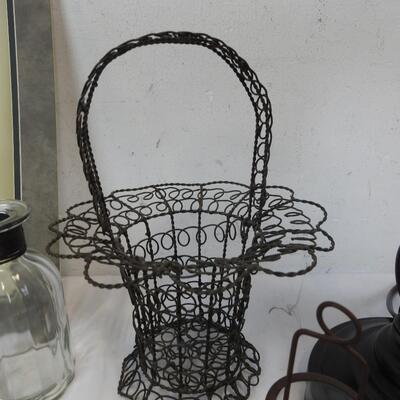 Desk Lamp, Red Candle, DÃ©cor Bottles, Metal Basket, Christian Quote and Picture