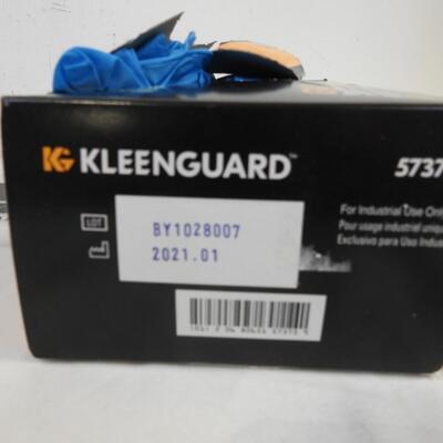 Kleen Guard G10 Blue Nitrile Gloves, Large, Powder Free, 6 Mil, Open Box but New
