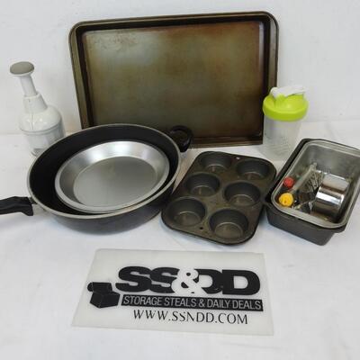 Kitchen Items: Hand Chopper Machine, Pans, Pie Tins, Protein Shake Bottle etc.