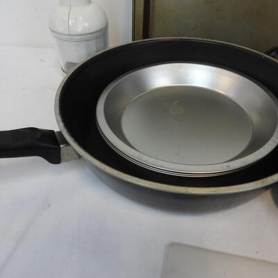 Kitchen Items: Hand Chopper Machine, Pans, Pie Tins, Protein Shake Bottle etc.