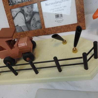 Home DÃ©cor: 2 Duck Figurines, Desk Pen Holder with Tractor, and Picture Frame