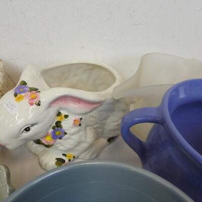 Gardening DÃ©cor: Metal Chair Pot Holder, Spray Nozzle, 12 Flower Pots