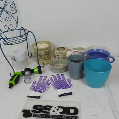 Gardening DÃ©cor: Metal Chair Pot Holder, Spray Nozzle, 12 Flower Pots